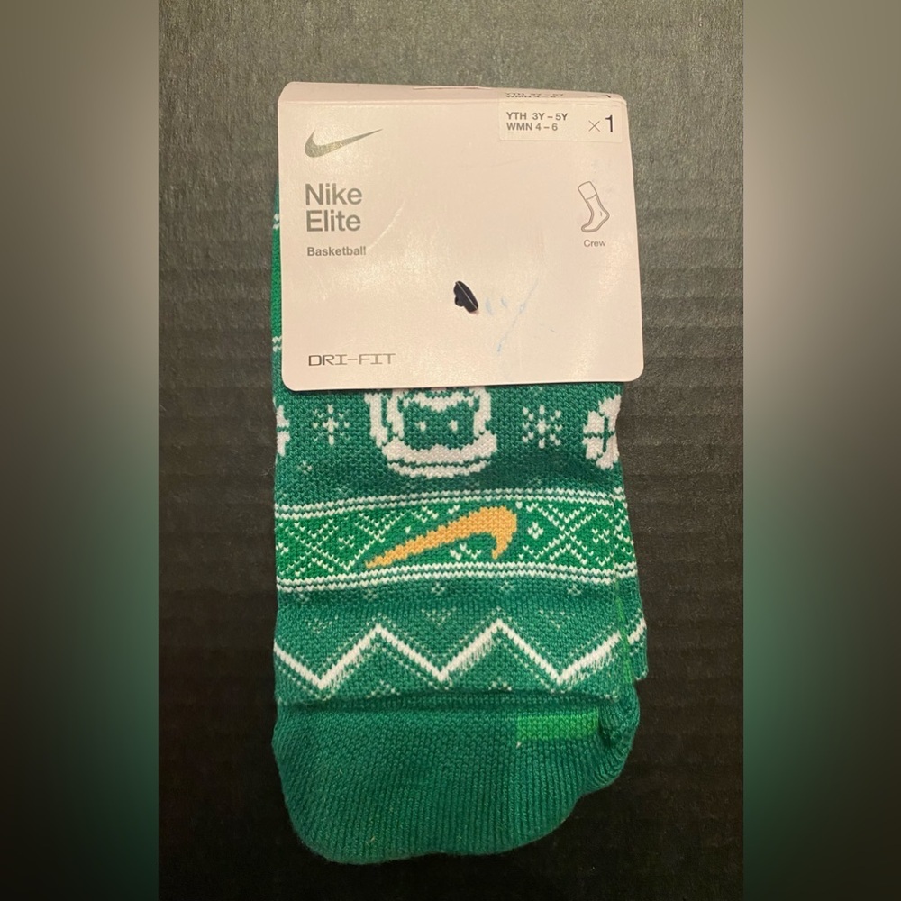 Nike Elite Dri-Fit‎ Christmas Crew Socks Green (Youth 3Y-5Y) (Woman’s 4-6)